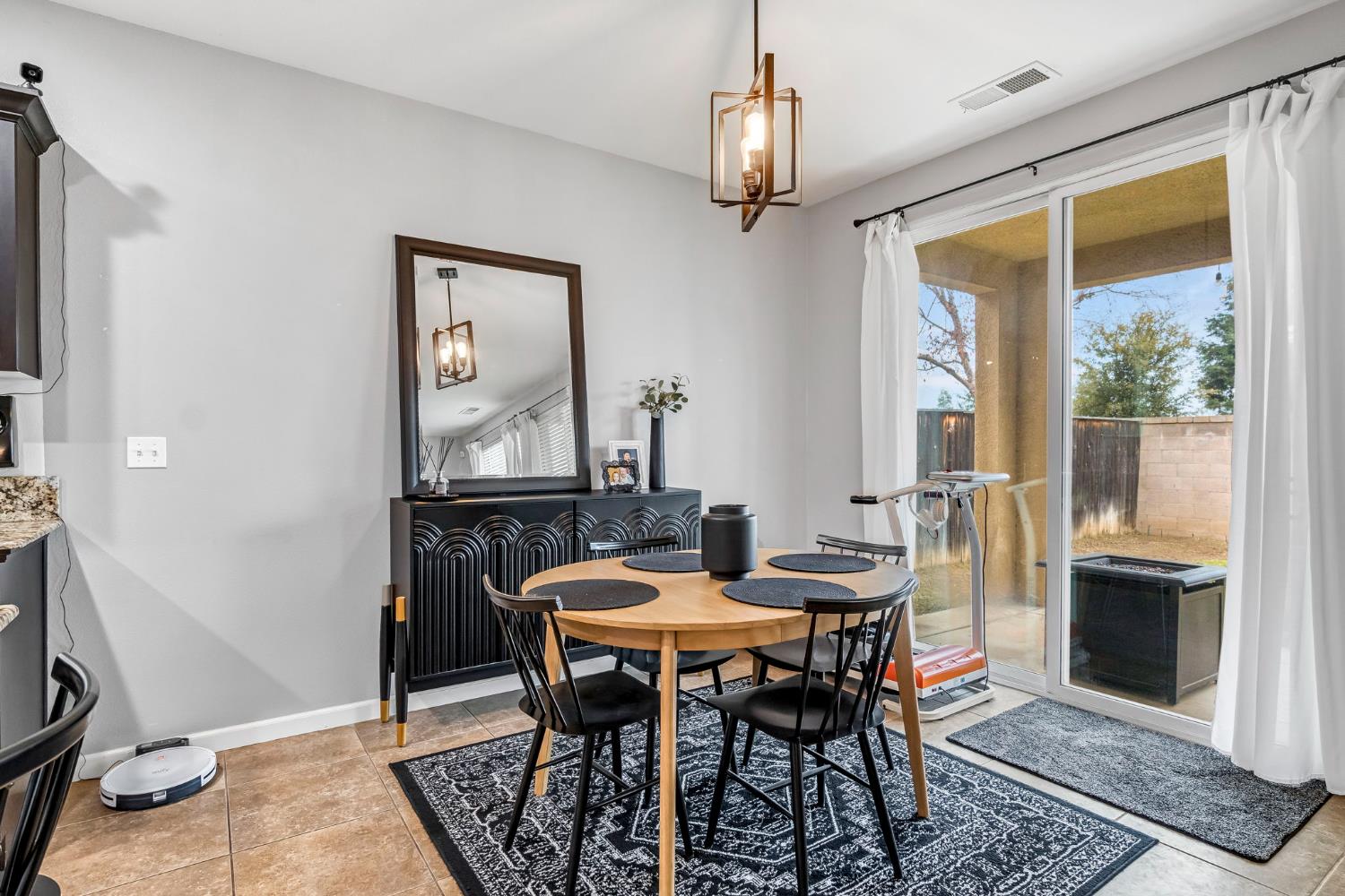 3940 Chessa Ln, Clovis, CA 93619