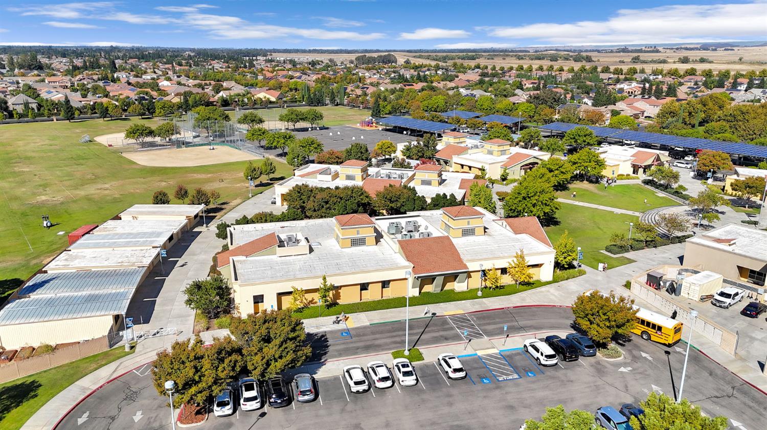 3940 Chessa Ln, Clovis, CA 93619