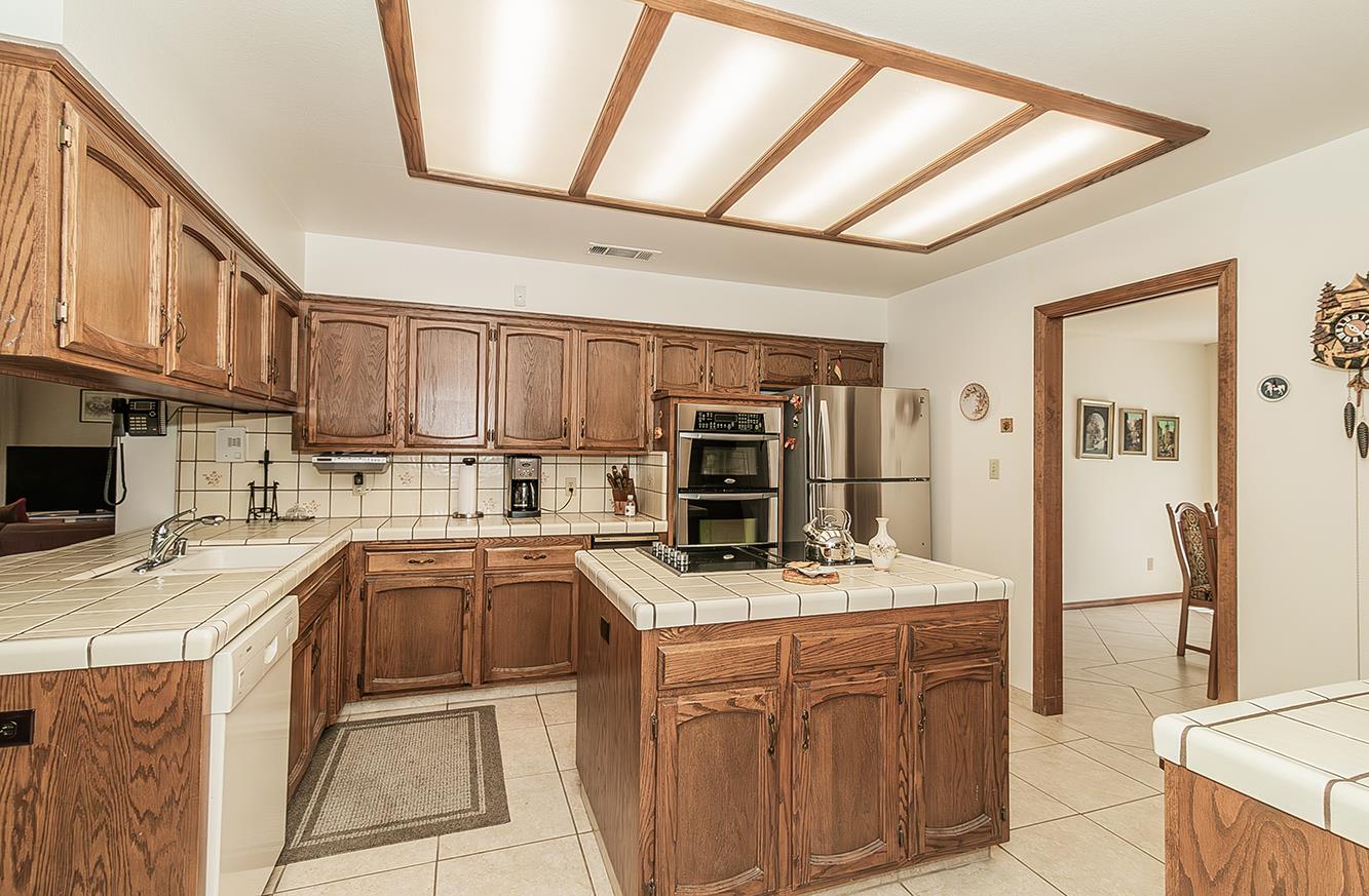 7355 N Pacific Ave, Fresno, CA 93711