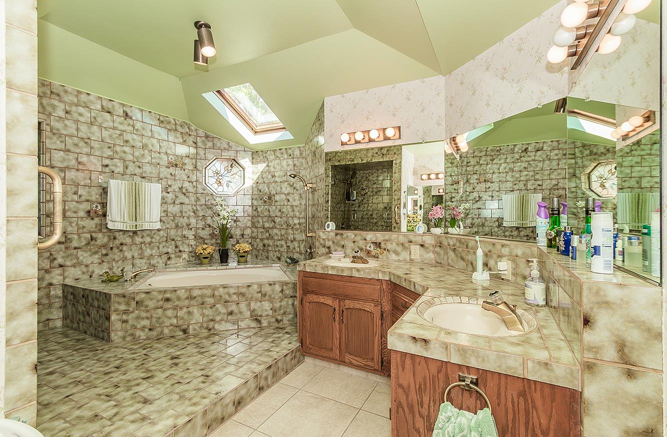 7355 N Pacific Ave, Fresno, CA 93711