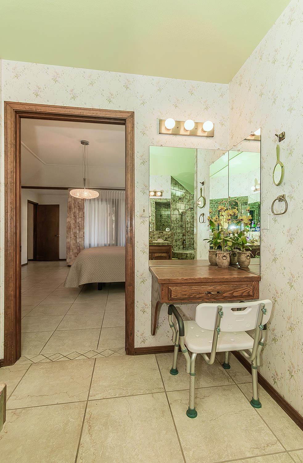 7355 N Pacific Ave, Fresno, CA 93711