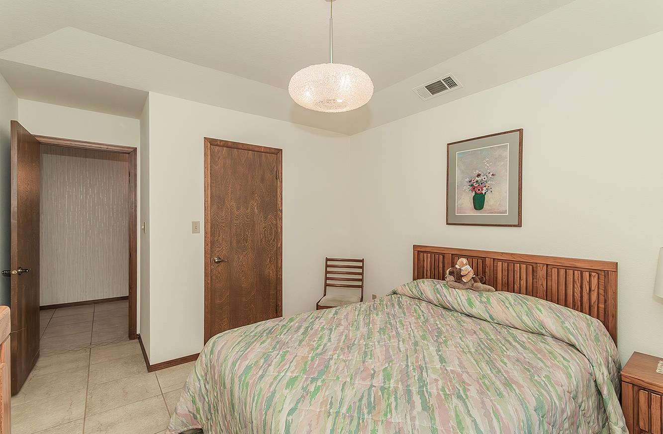 7355 N Pacific Ave, Fresno, CA 93711