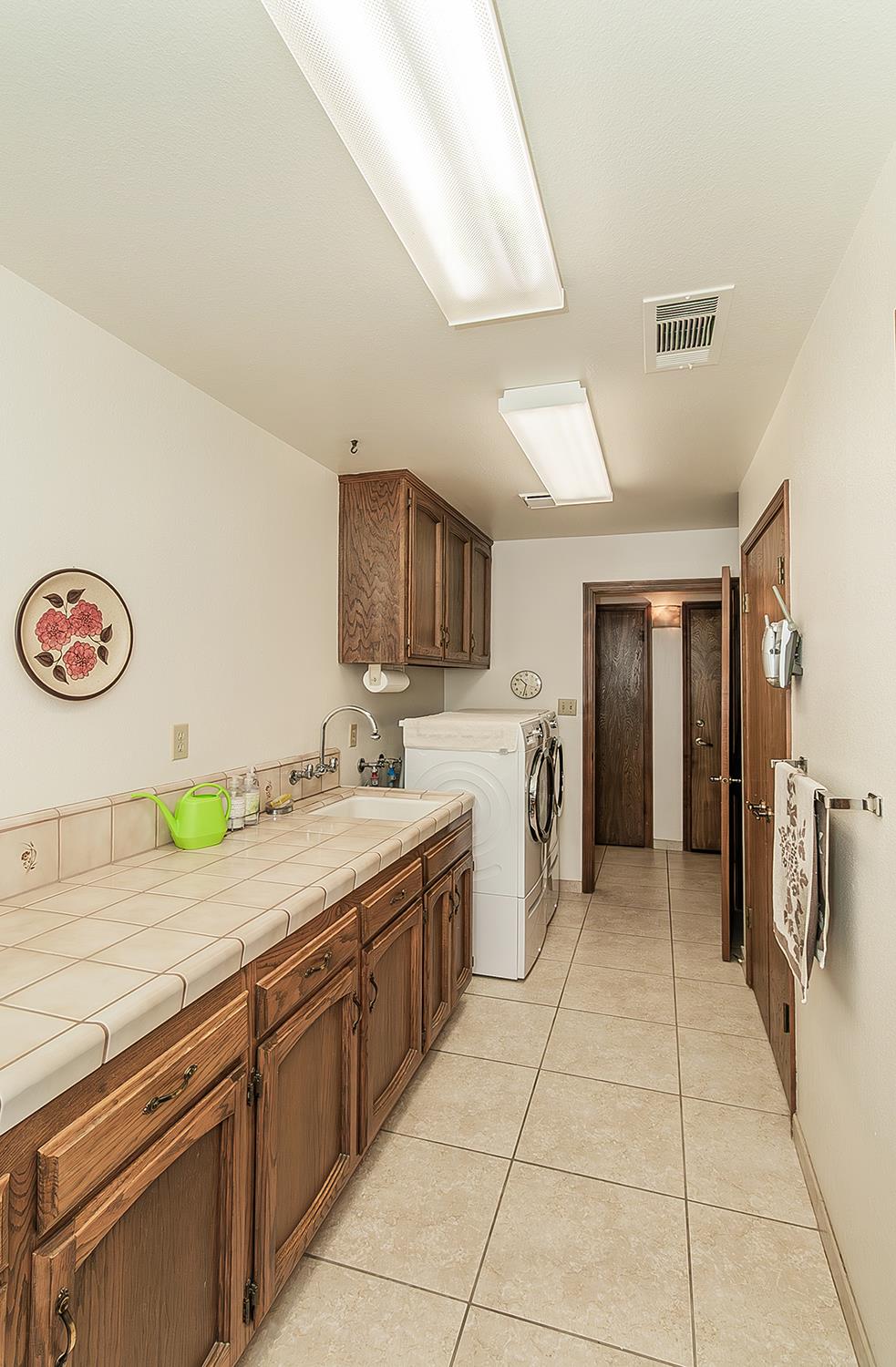 7355 N Pacific Ave, Fresno, CA 93711