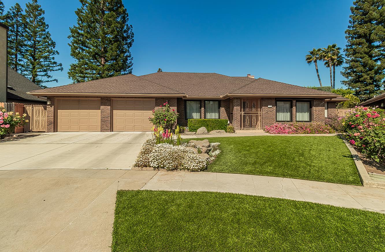 7355 N Pacific Ave, Fresno, CA 93711