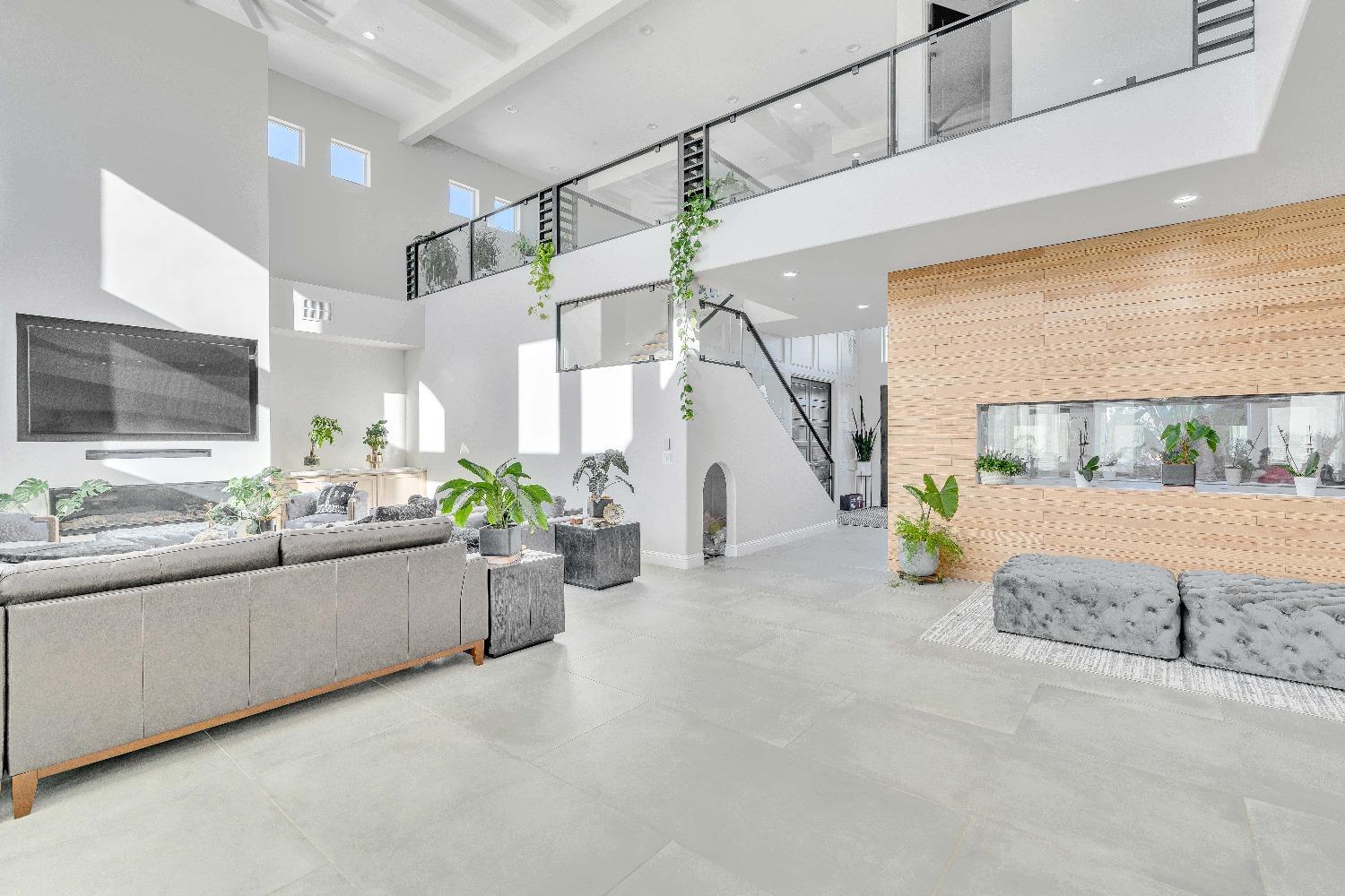 402 S Michelle Ave, Kerman, CA 93630