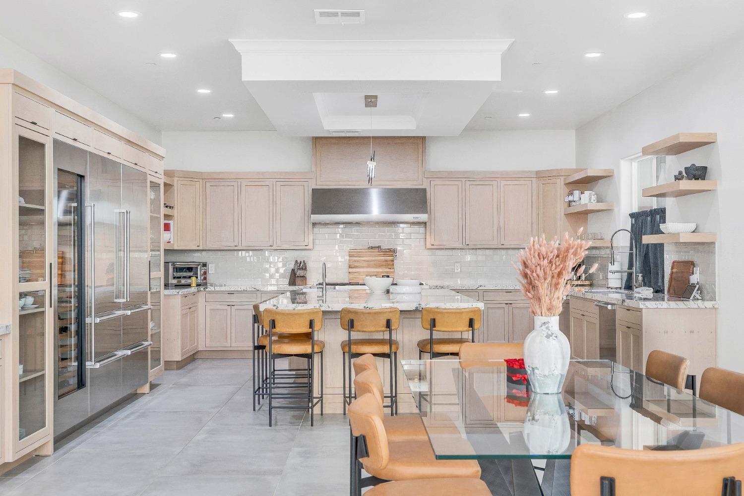 402 S Michelle Ave, Kerman, CA 93630