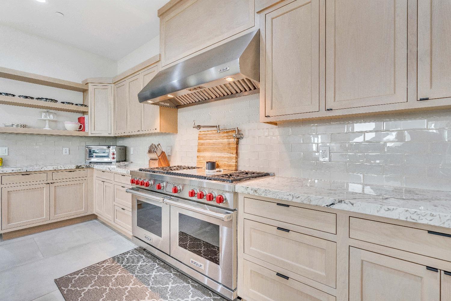 402 S Michelle Ave, Kerman, CA 93630