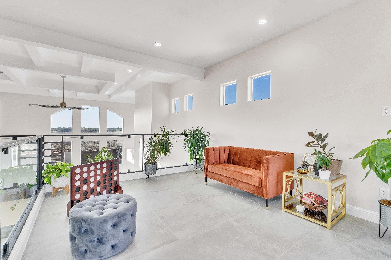 402 S Michelle Ave, Kerman, CA 93630