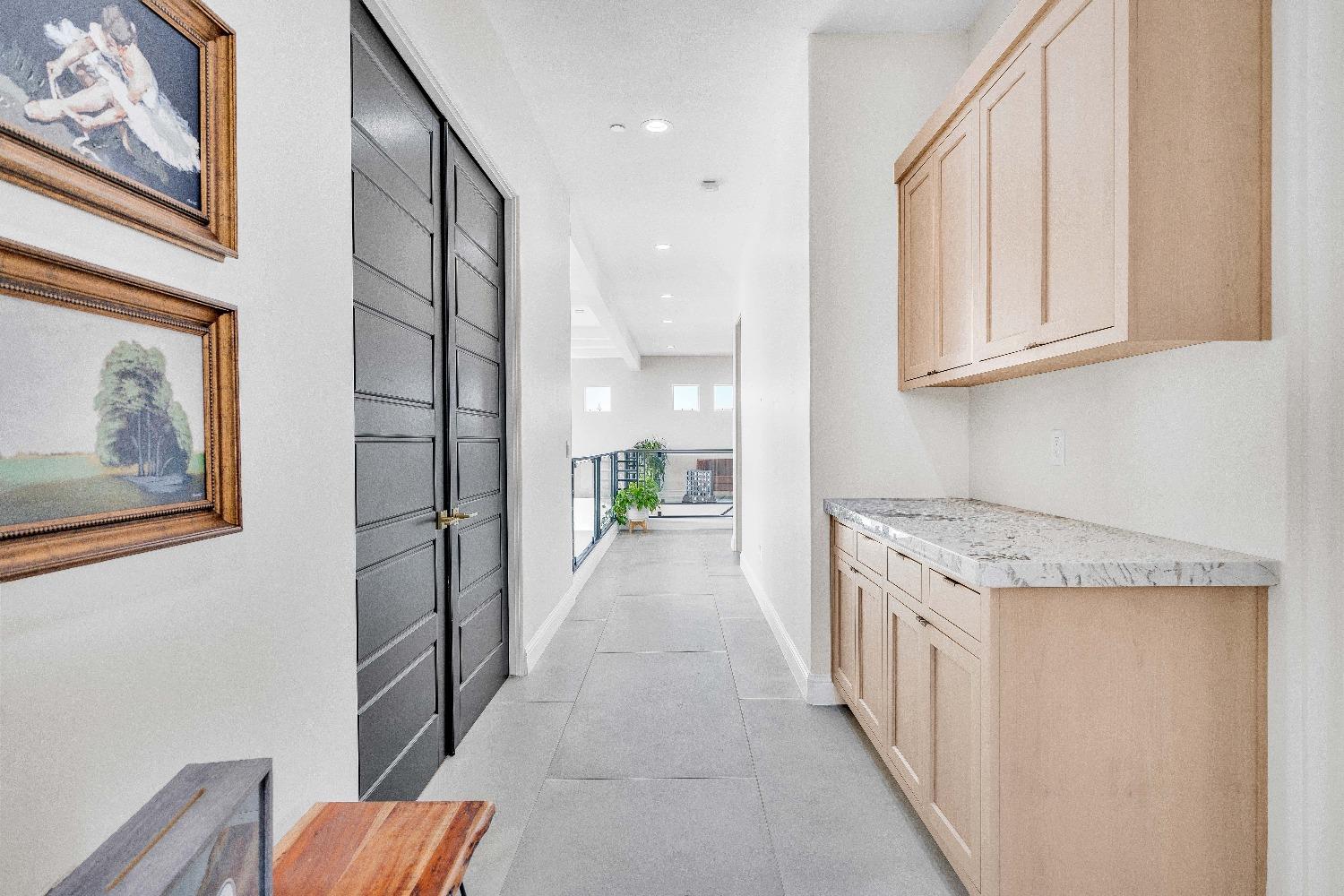 402 S Michelle Ave, Kerman, CA 93630