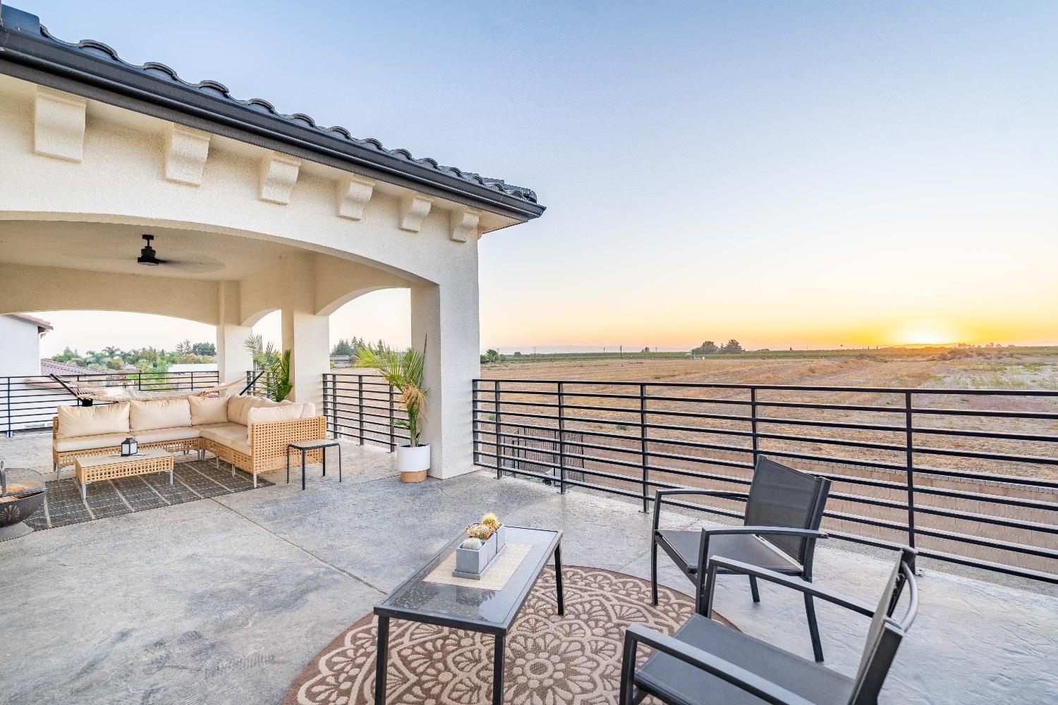 402 S Michelle Ave, Kerman, CA 93630