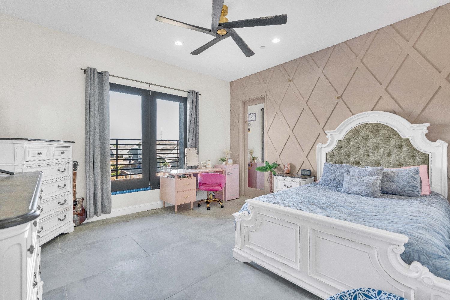 402 S Michelle Ave, Kerman, CA 93630