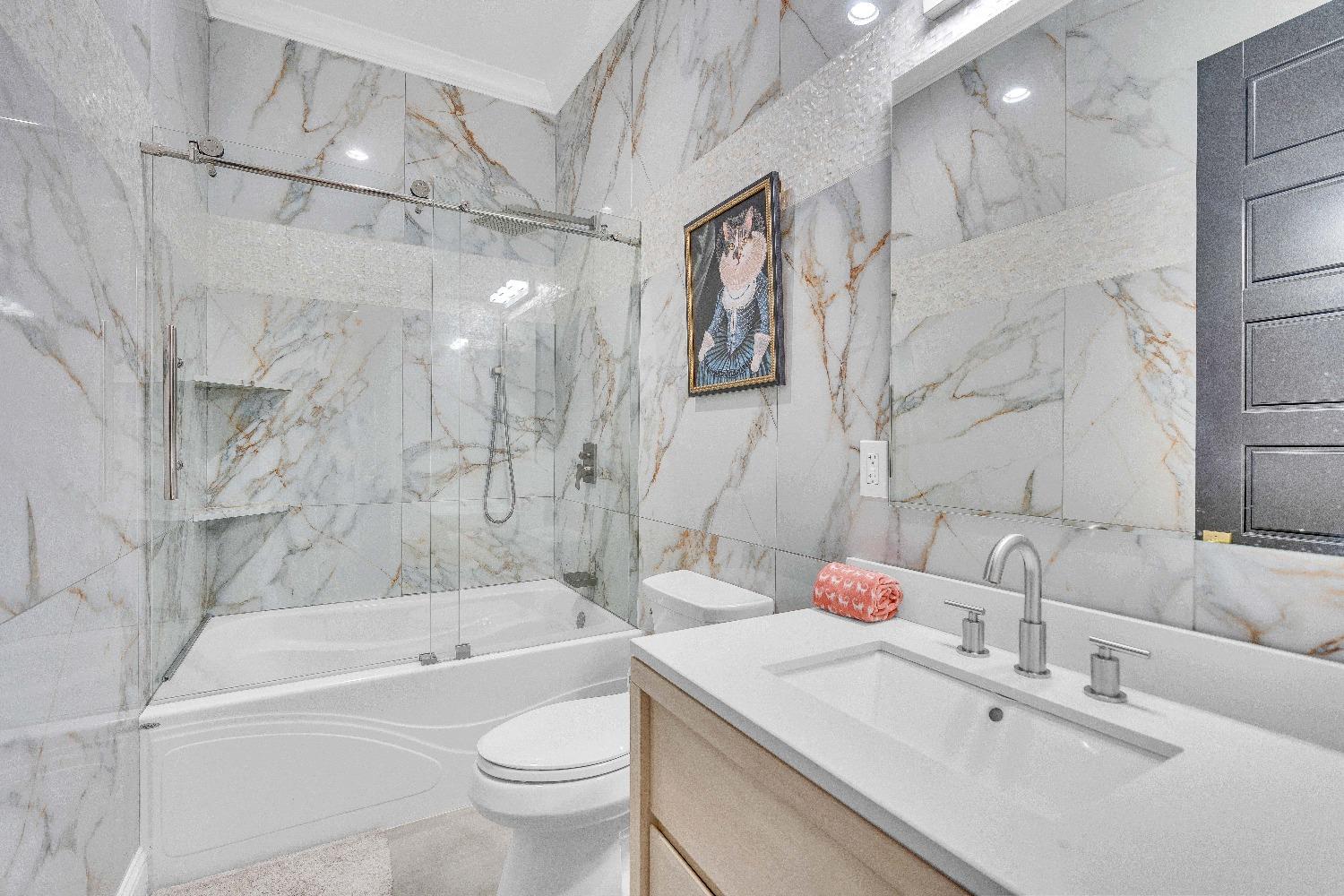 402 S Michelle Ave, Kerman, CA 93630