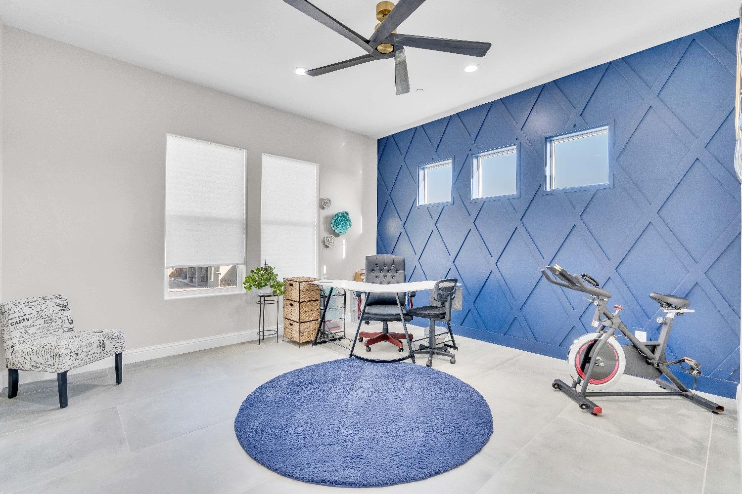 402 S Michelle Ave, Kerman, CA 93630