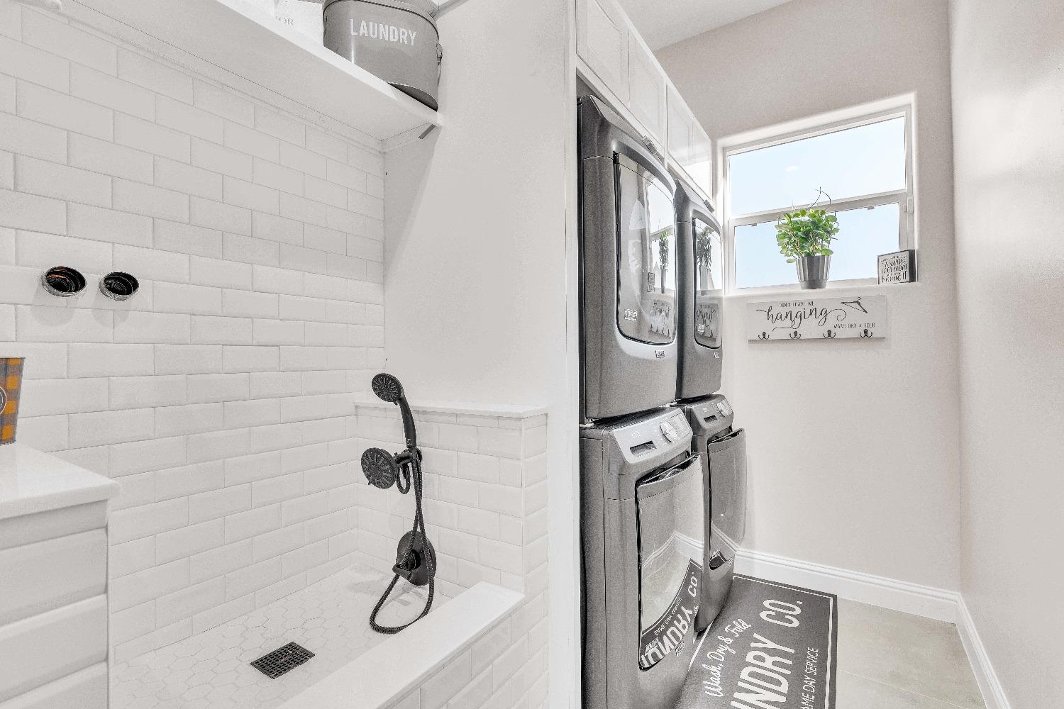 402 S Michelle Ave, Kerman, CA 93630