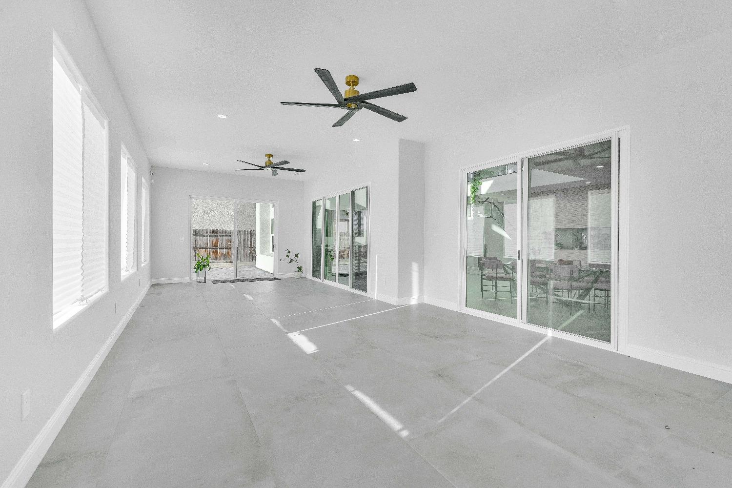 402 S Michelle Ave, Kerman, CA 93630