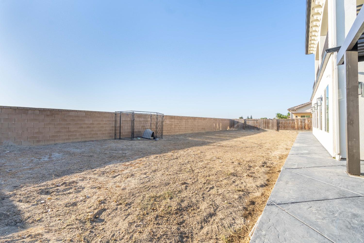 402 S Michelle Ave, Kerman, CA 93630