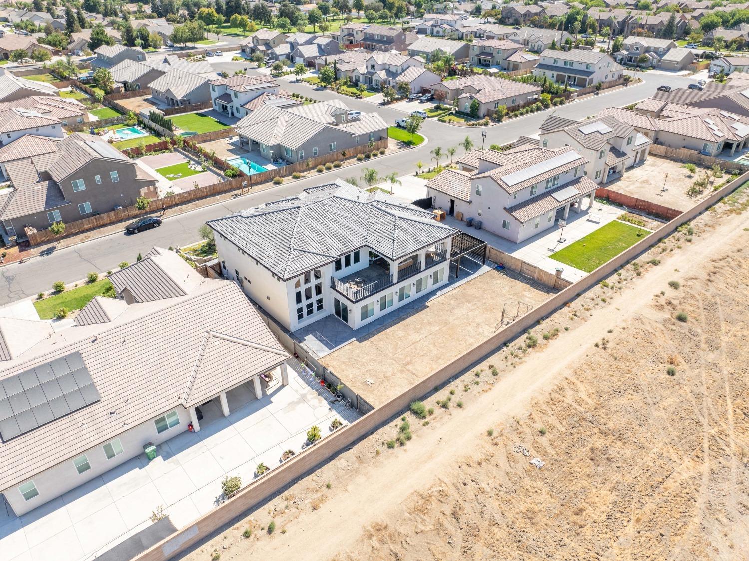 402 S Michelle Ave, Kerman, CA 93630