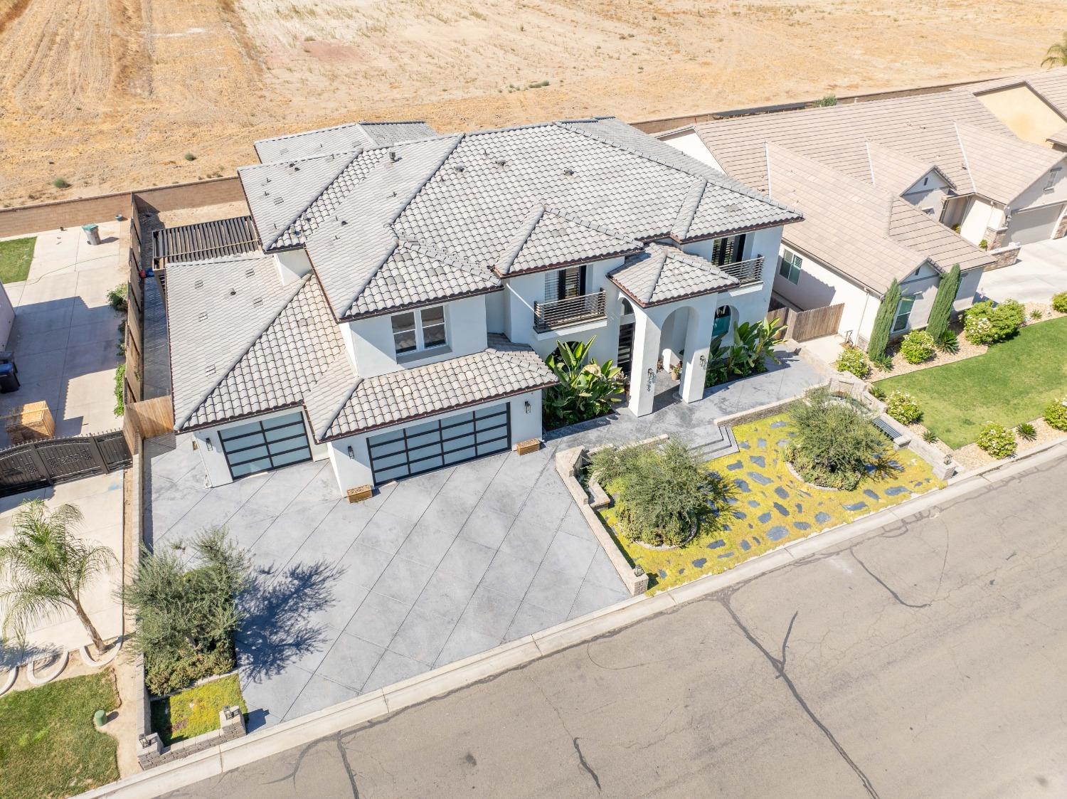 402 S Michelle Ave, Kerman, CA 93630