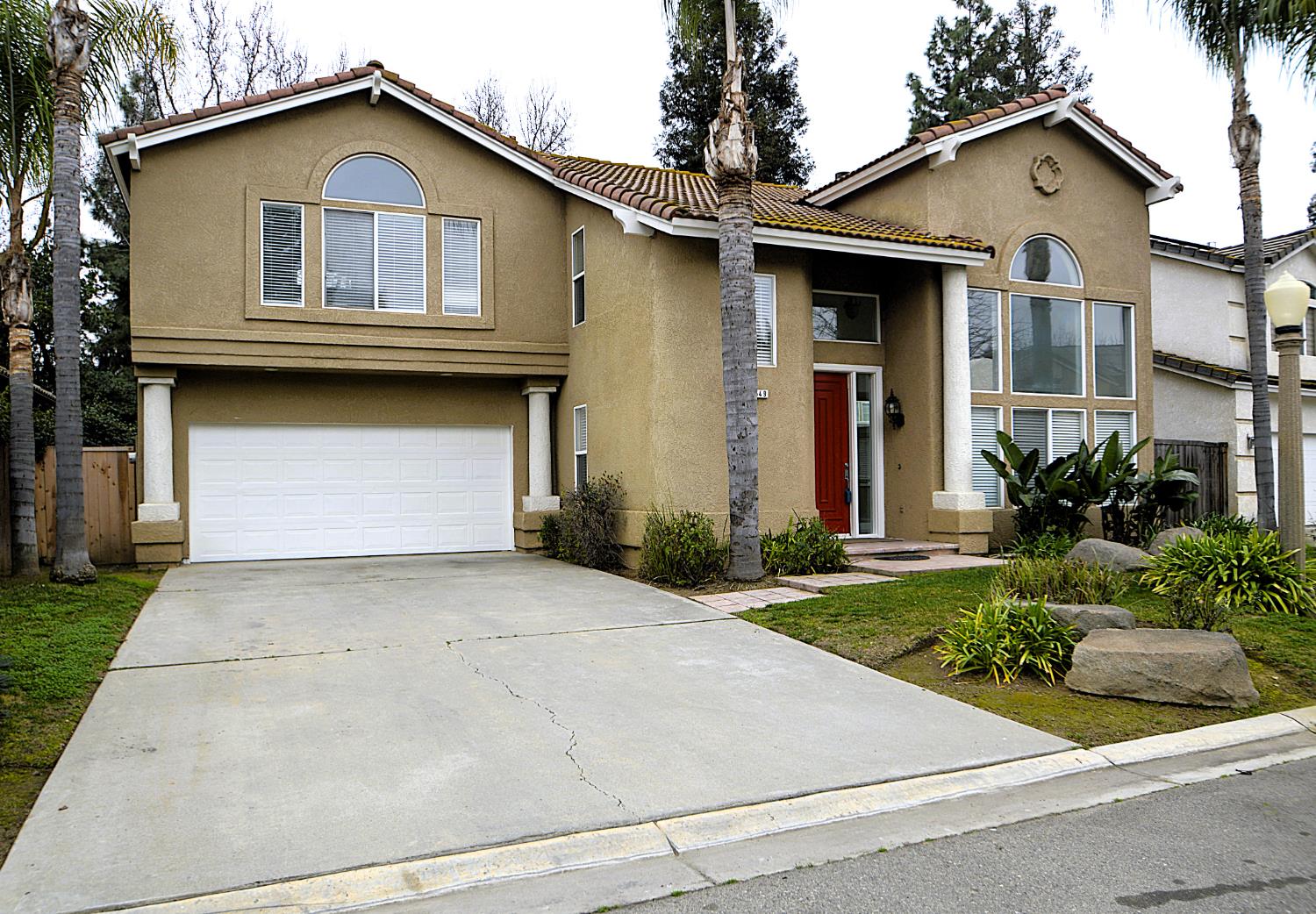 2549 E Jenny Ave, Fresno, CA 93720