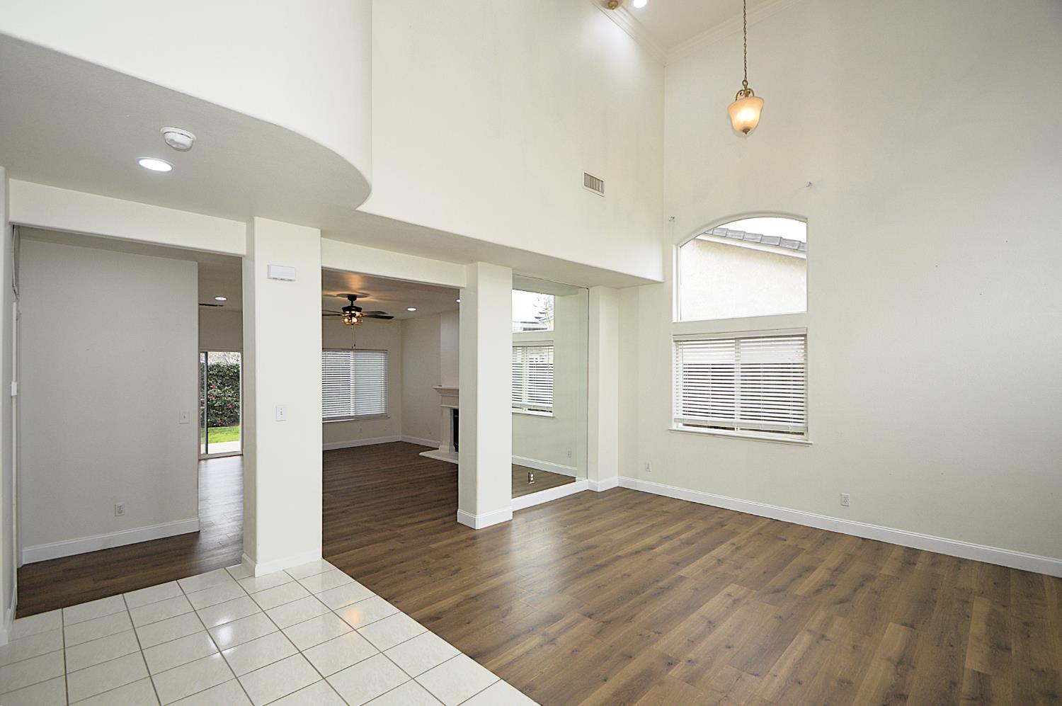 2549 E Jenny Ave, Fresno, CA 93720