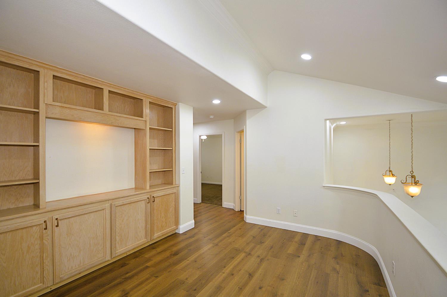 2549 E Jenny Ave, Fresno, CA 93720