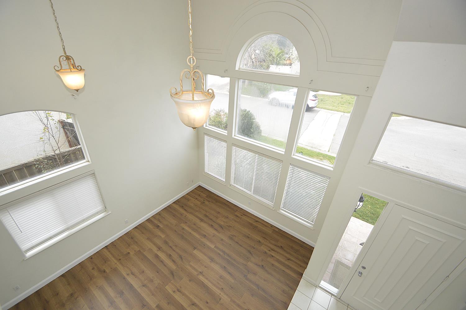 2549 E Jenny Ave, Fresno, CA 93720