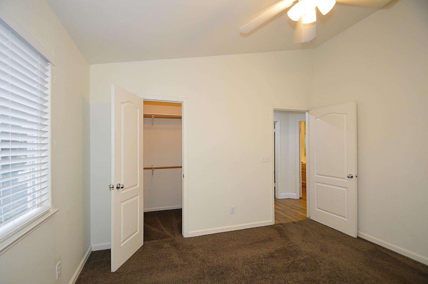 2549 E Jenny Ave, Fresno, CA 93720