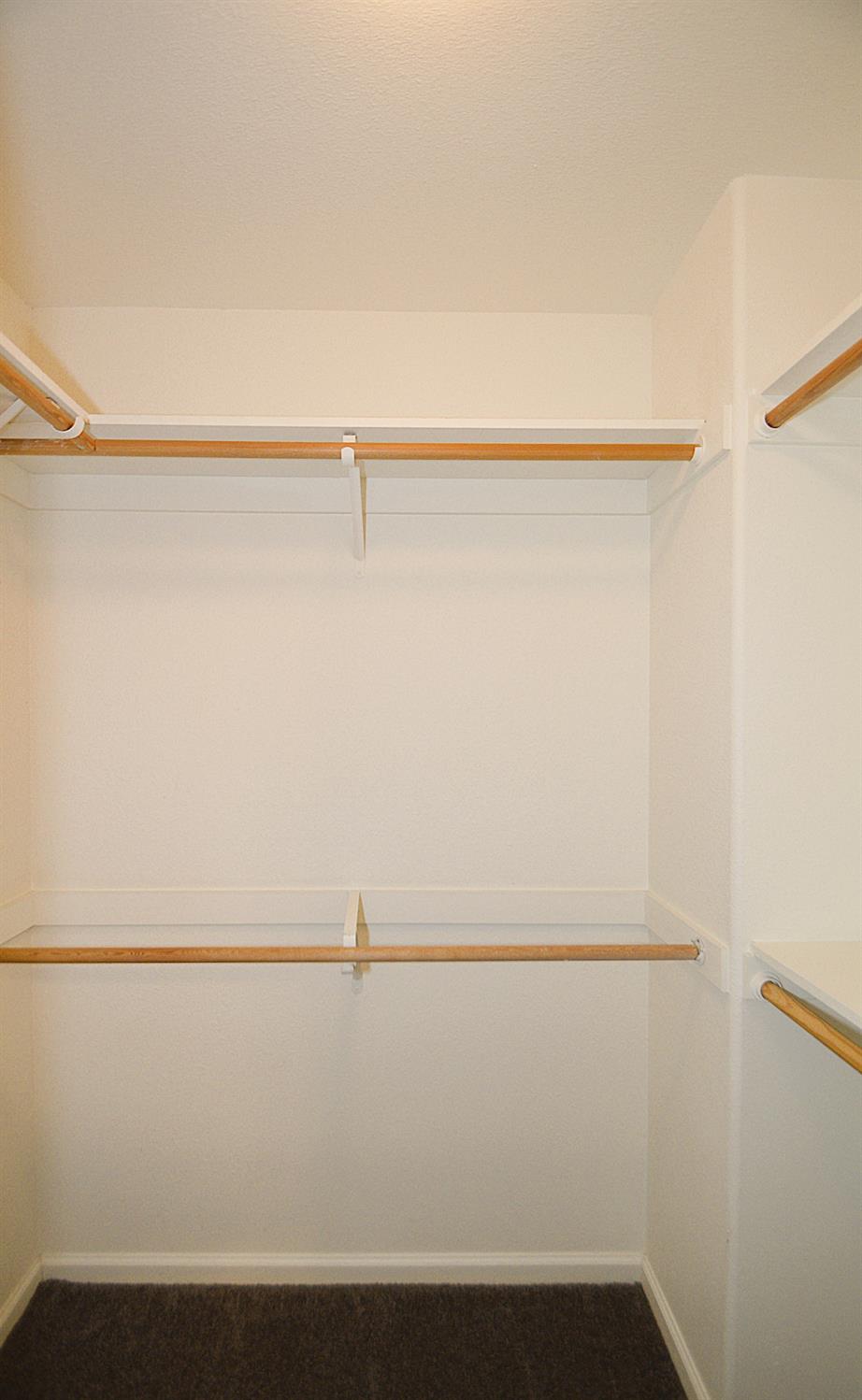 2549 E Jenny Ave, Fresno, CA 93720