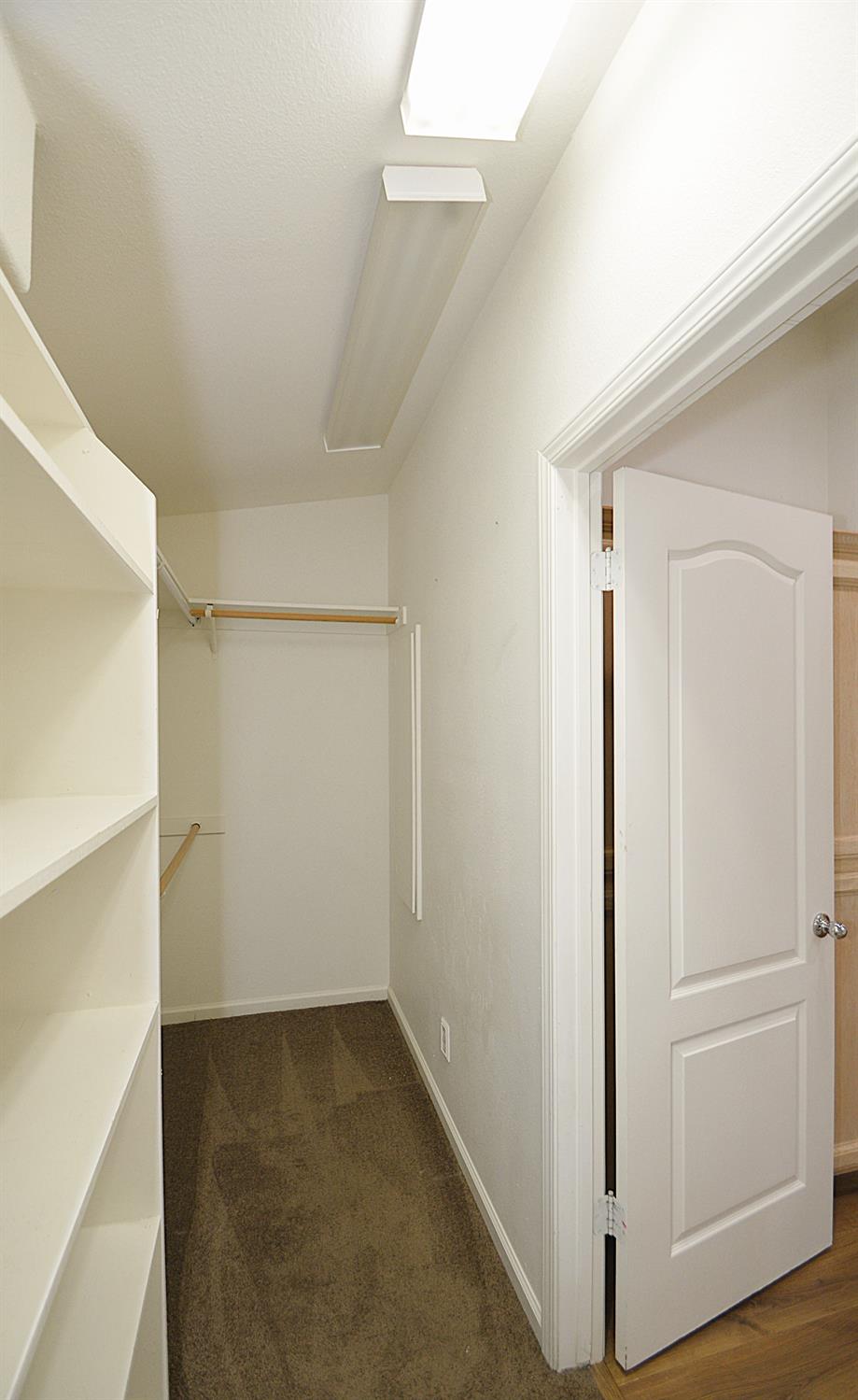 2549 E Jenny Ave, Fresno, CA 93720