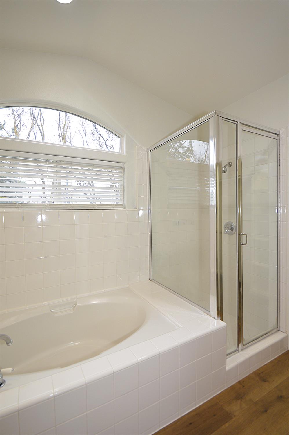 2549 E Jenny Ave, Fresno, CA 93720