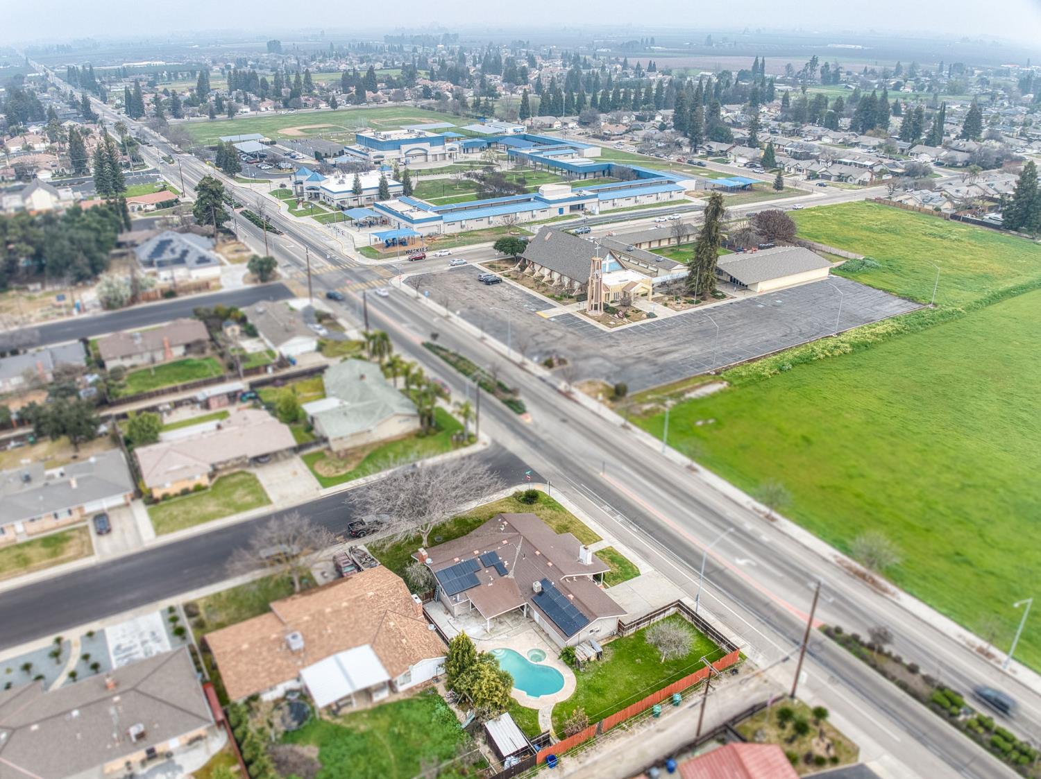 1175 N Frankwood Ave, Reedley, CA 93654