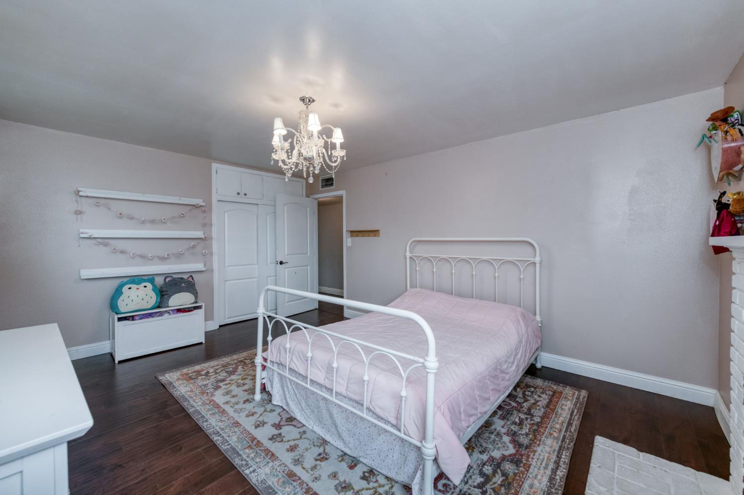 1175 N Frankwood Ave, Reedley, CA 93654