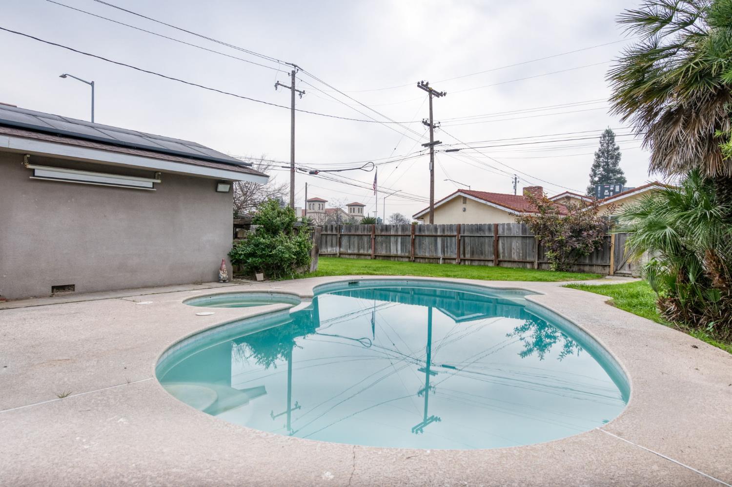 1175 N Frankwood Ave, Reedley, CA 93654