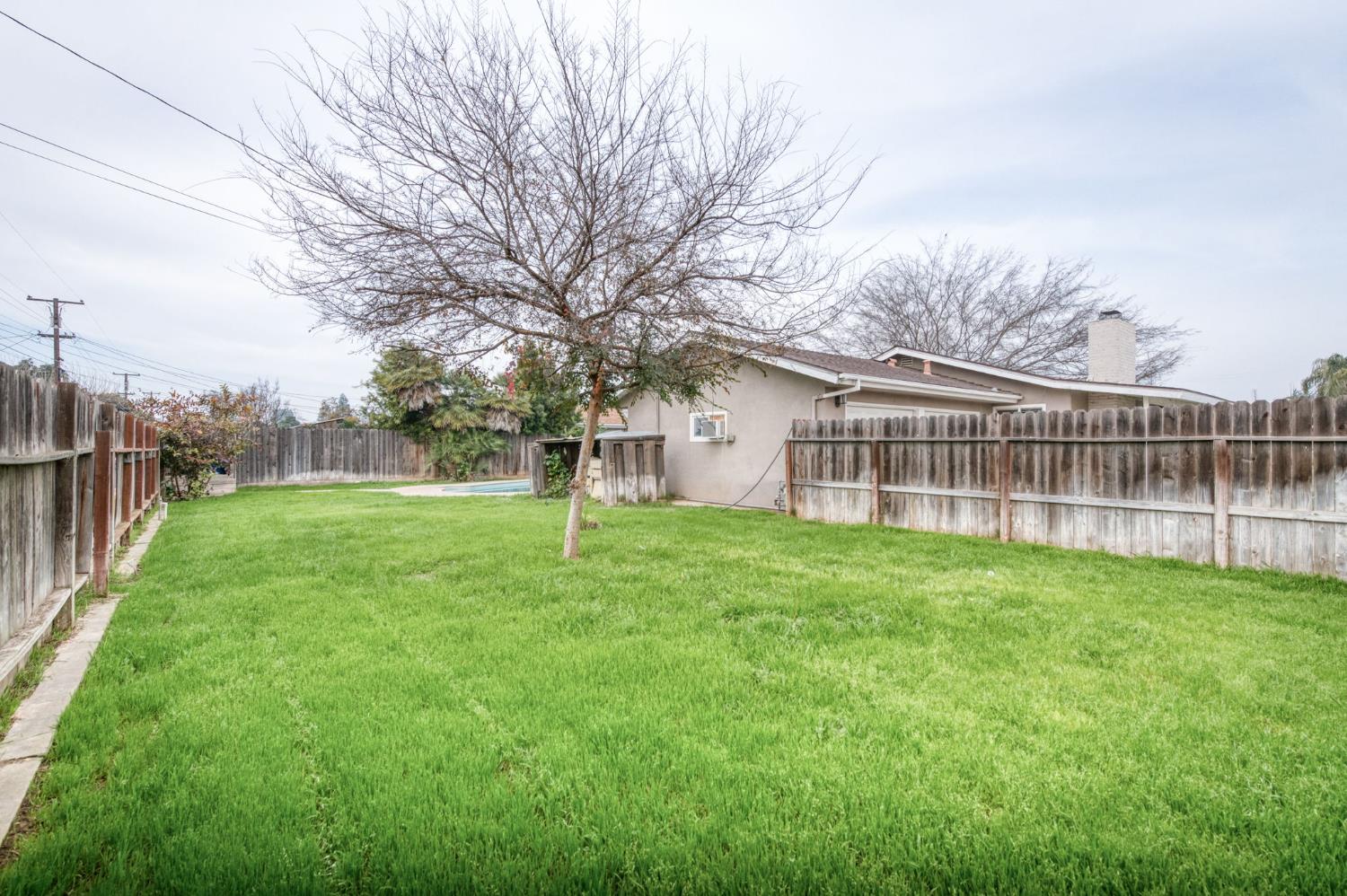 1175 N Frankwood Ave, Reedley, CA 93654