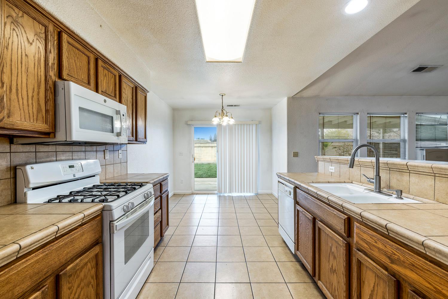 4360 W Vassar Ave, Fresno, CA 93722