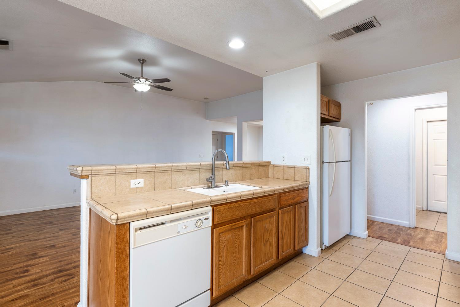 4360 W Vassar Ave, Fresno, CA 93722