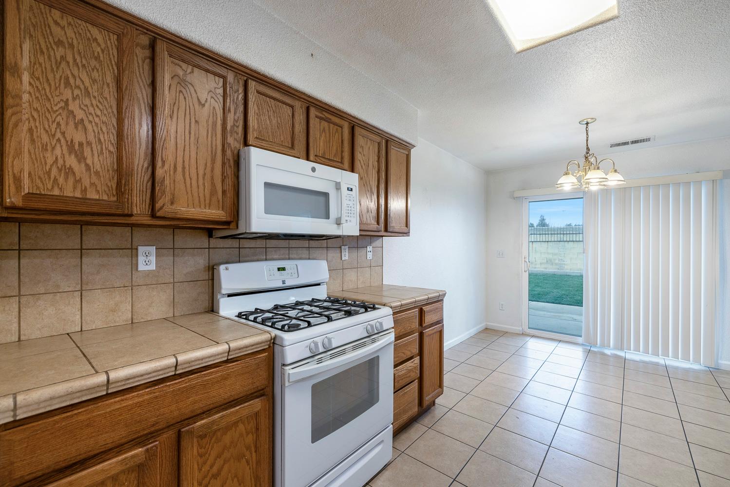 4360 W Vassar Ave, Fresno, CA 93722