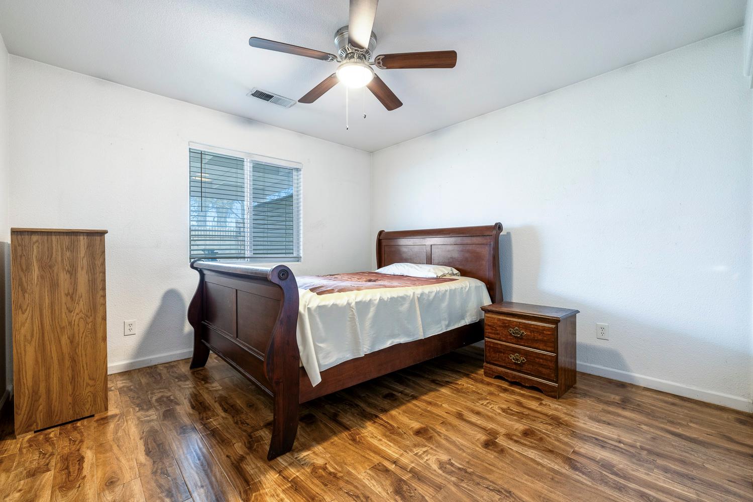 4360 W Vassar Ave, Fresno, CA 93722