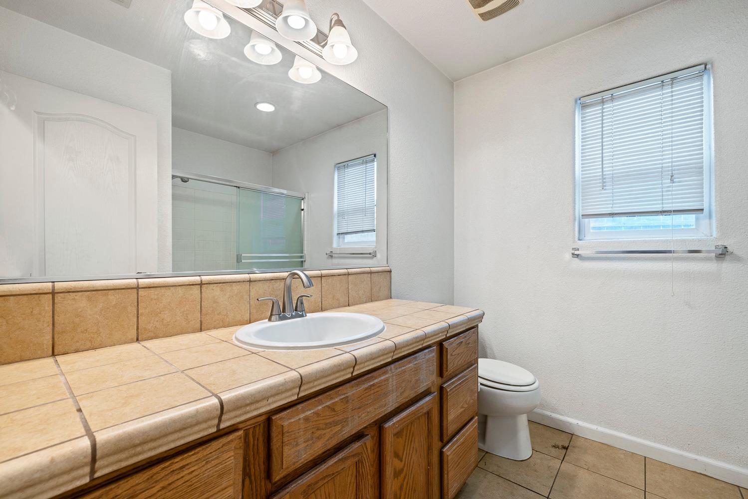 4360 W Vassar Ave, Fresno, CA 93722