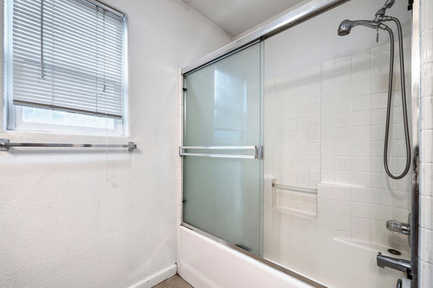 4360 W Vassar Ave, Fresno, CA 93722