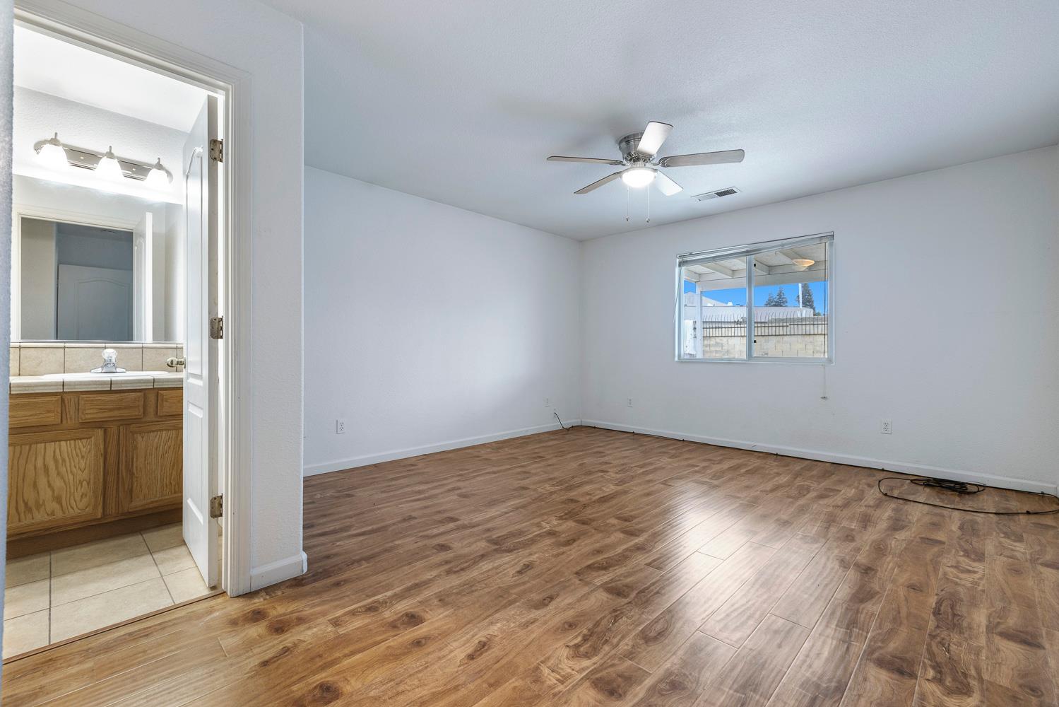 4360 W Vassar Ave, Fresno, CA 93722