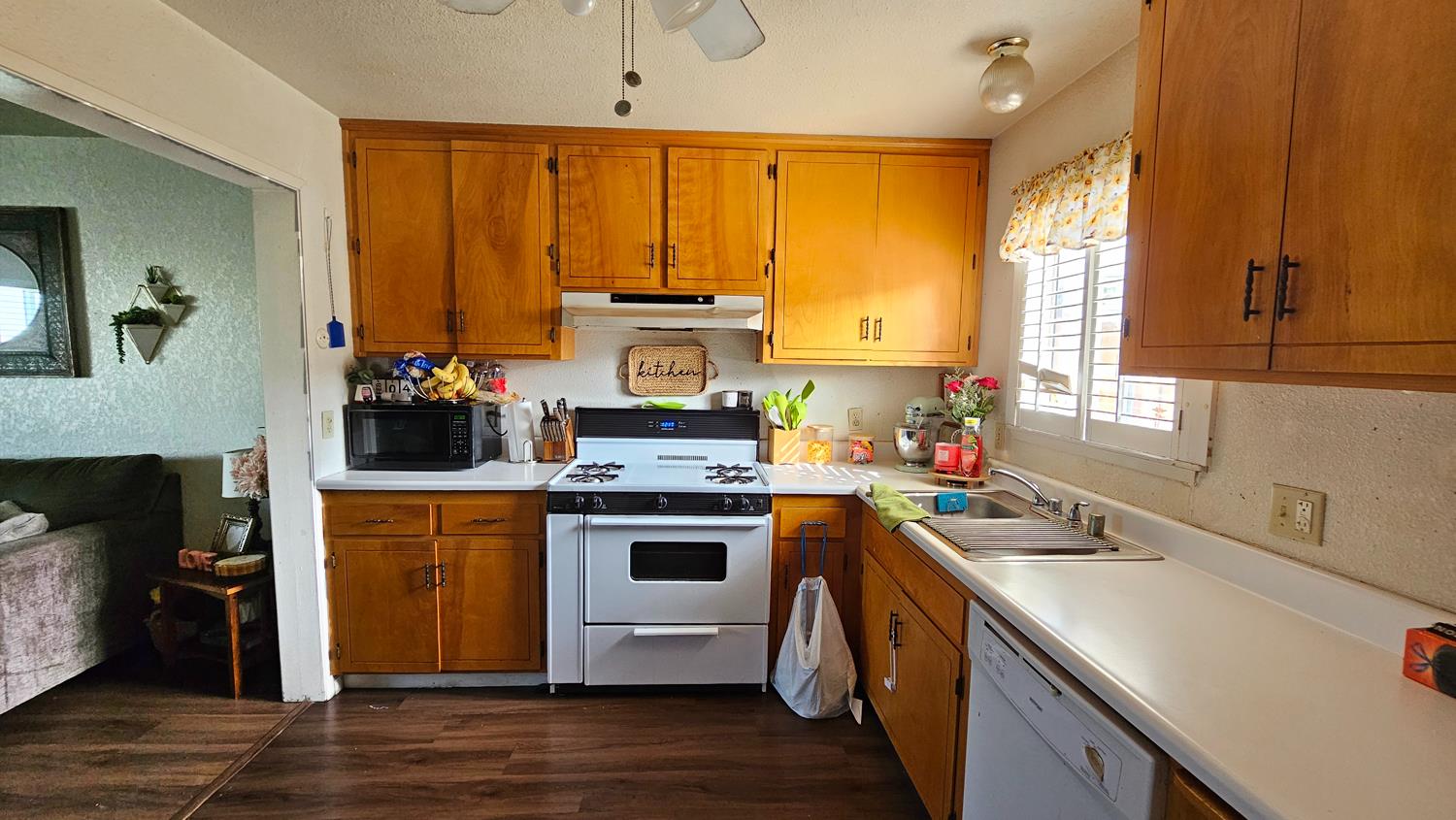 1526 8Th St, Firebaugh, CA 93622