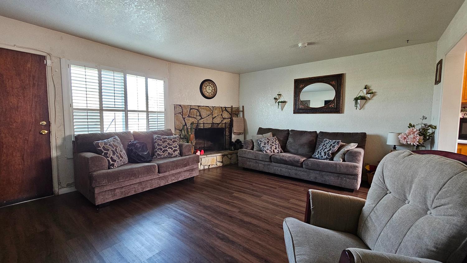 1526 8Th St, Firebaugh, CA 93622