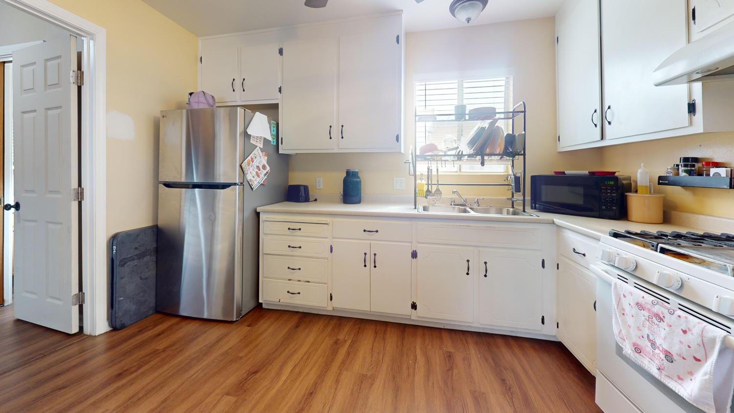 1526 8Th St, Firebaugh, CA 93622