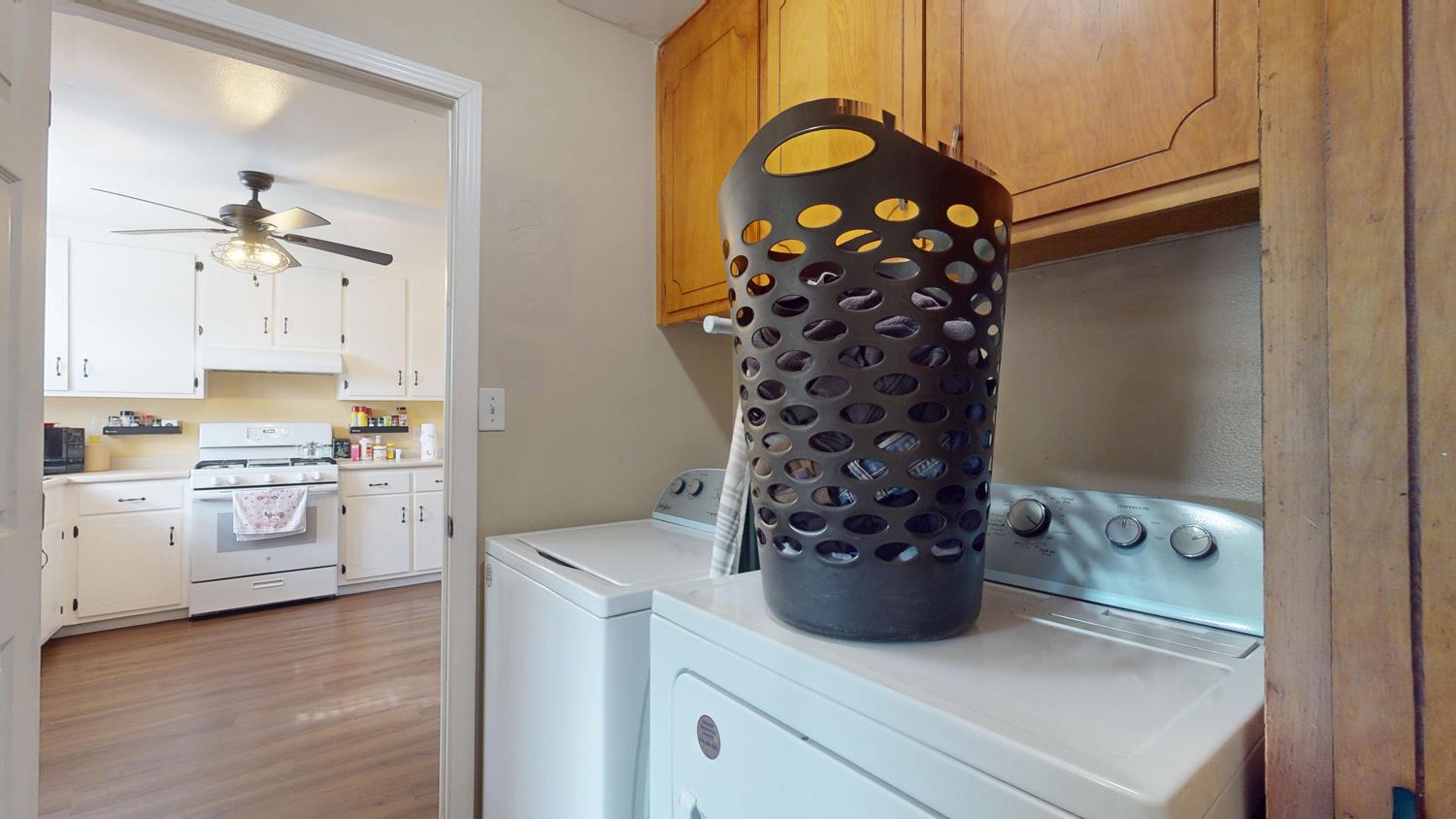 1526 8Th St, Firebaugh, CA 93622