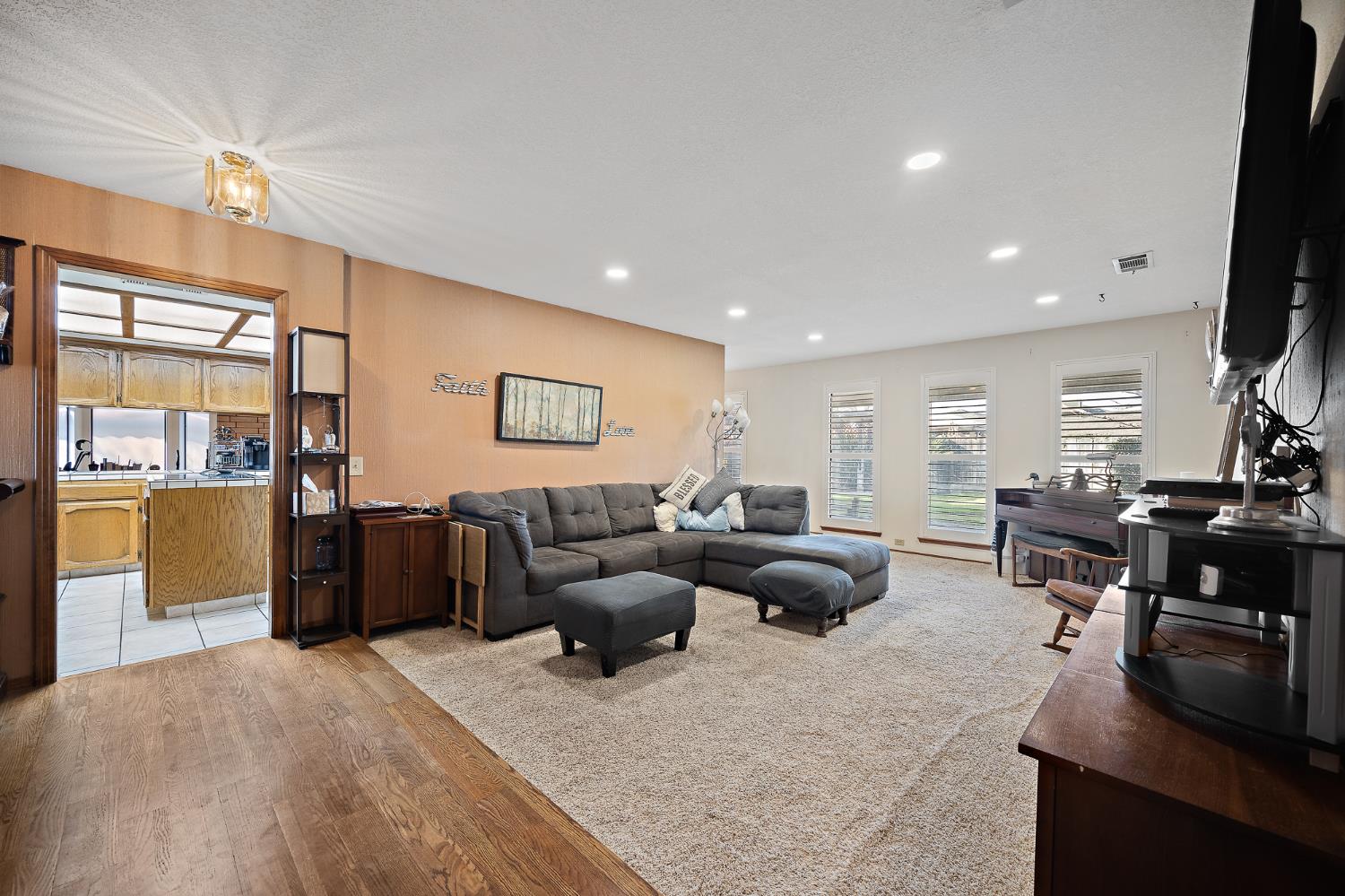 230 W Ash, Hanford, CA 93230