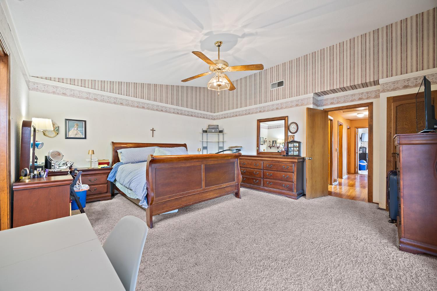 230 W Ash, Hanford, CA 93230