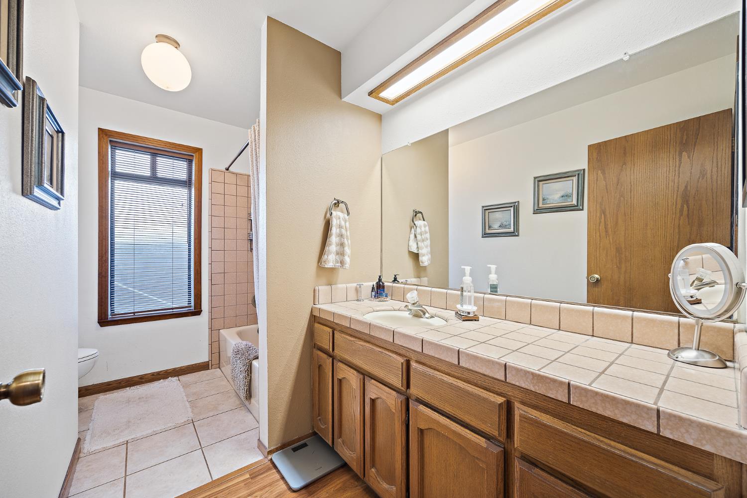 230 W Ash, Hanford, CA 93230