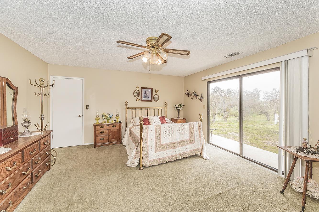 10562 Millerton Rd, Clovis, CA 93619