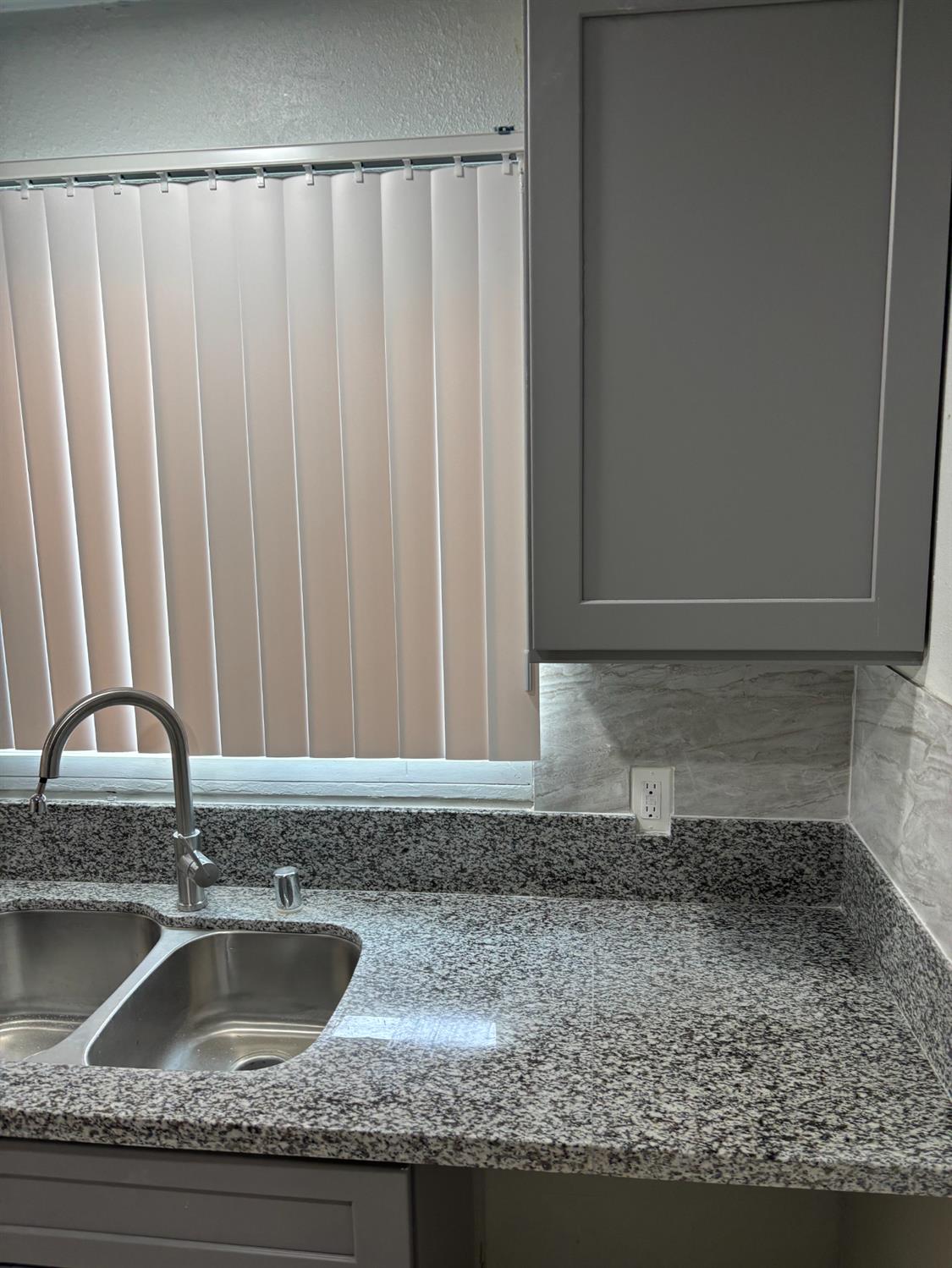 1353 N Adler Ave, Fresno, CA 93727